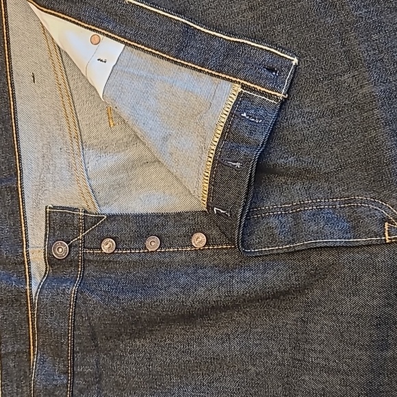 LEVIS 501 Jeans.  Men's size 50/32 - Picture 2 of 7